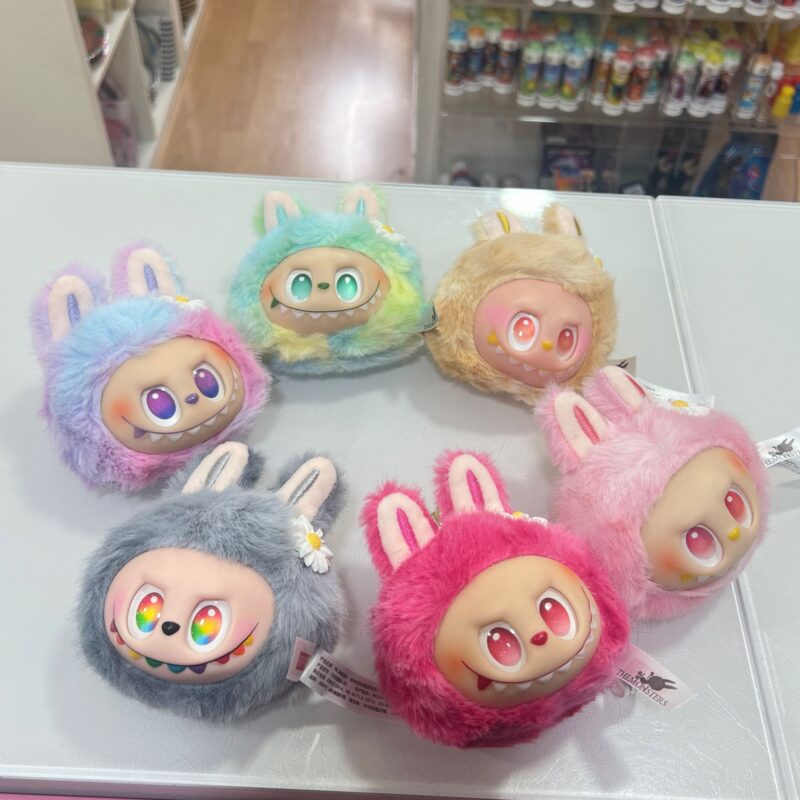 Porta-chaves Labubu Peluche com Flor Sortido
