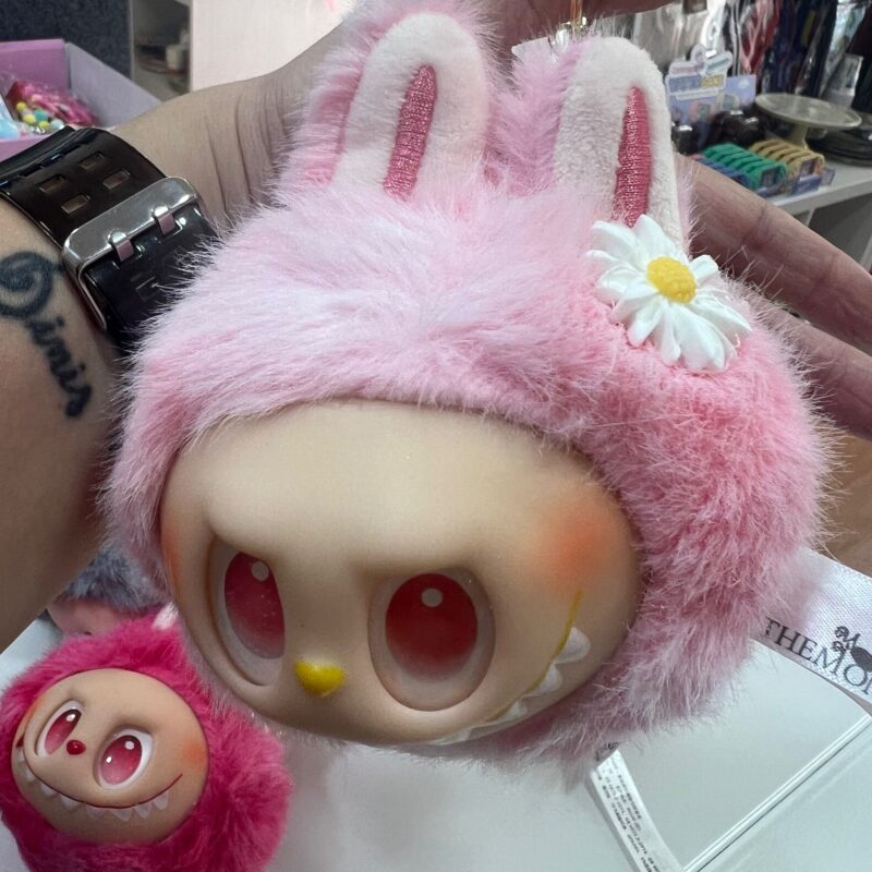 Porta-chaves Labubu Peluche com Flor Sortido